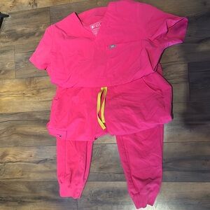 Hot pink figs scrub set in medium